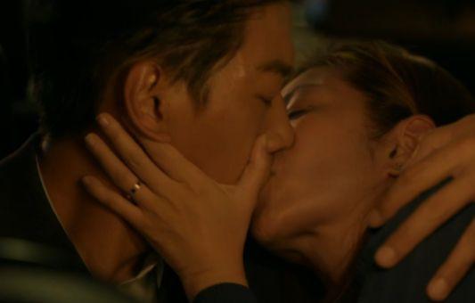 胸罩接吻视频国产欧美,国产与欧美胸罩接吻视频的激情火花